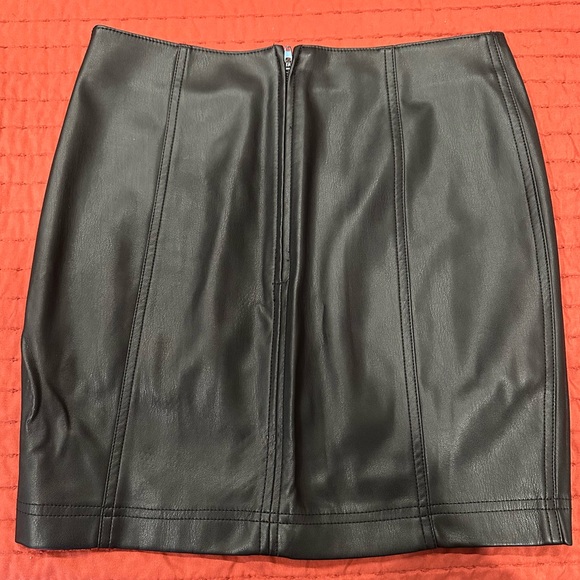 Lulu's Black Vegan Leather Mini Skirt - Picture 5 of 6